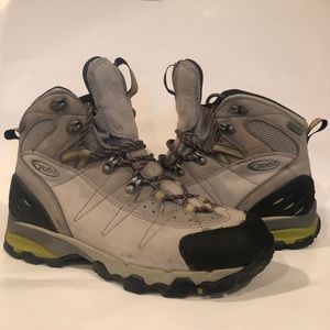 OBOZ hiking boots